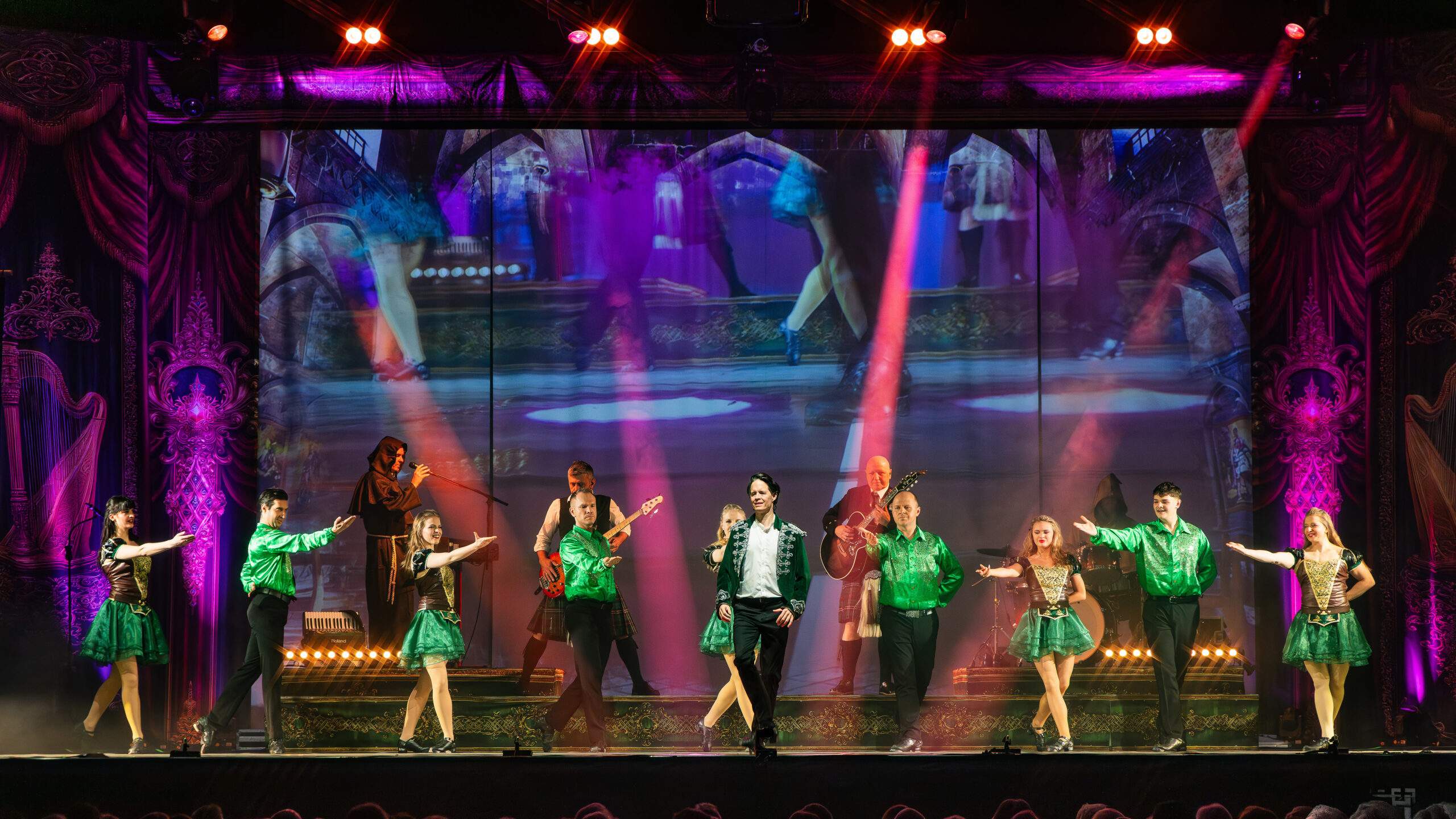 CORNAMUSA – World of Pipe Rock and Irish Dance